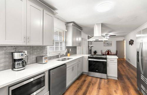 4-Bed 2-Bath Pet Friendly Home in Stonecrest - Foto 7