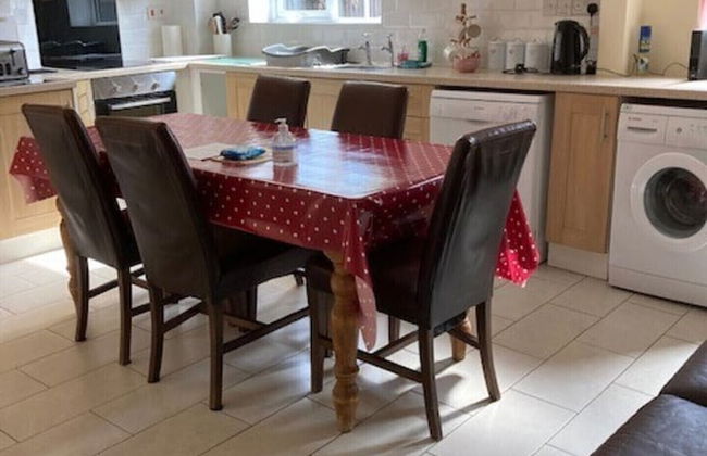 5-bed Town House in Newport - Photo 1