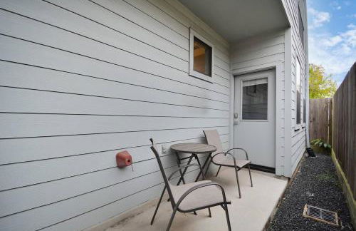 Skyline Views - Sleeps 10 Home Near Downtown - Photo 24