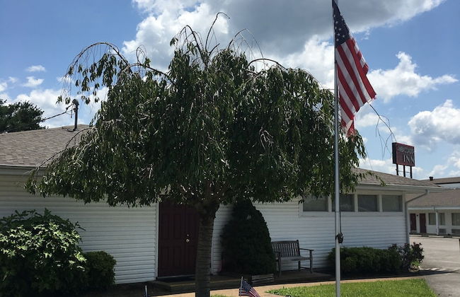 Ambassador Inn And Suites - Photo 41