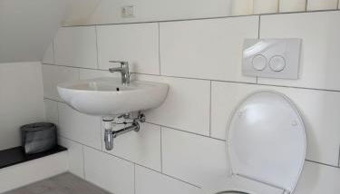 Modern Eight - Photo 2