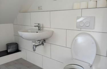 Modern Eight - Photo 2