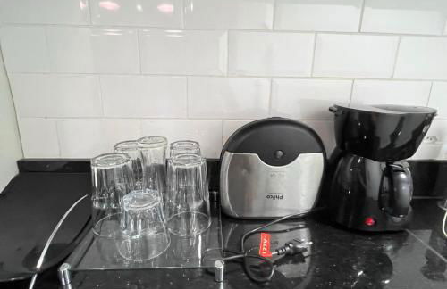 Apt perto da praia c vaga e arrumadeira e janelas anti ruídos - Foto 34