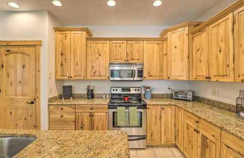 Flathead Lake Getaway with Balcony, Fireplace! - Foto 11