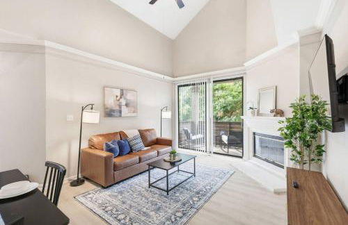 Chick modern Haven Elegant stay with modern views - Photo 2