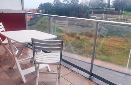 Un rincón con vistas a la Ría, playa y parking. - Foto 9