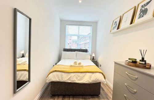 STUNNING APARTMENT - 2 DOUBLE BEDROOMS - EN-SUITE - FREE ALLOCATED PARKING - JQ QUARTER - BIRMINGHAM CITY CENTRE - SLEEPS 6 GUESTS - 2 BATHROOMs - Foto 9