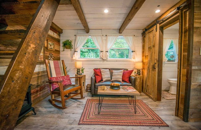 Cozy Cabin Little Red Hen 12 min to Magnolia - Foto 16