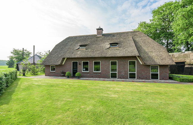 Farmhouse in Rheeze Near Forest and Meadows - Photo 36