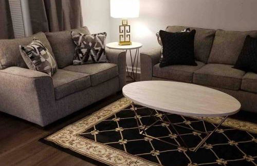 BLUE FLAMINGO'S CHARMING HOME-Heart of Tulsa2- Cherry St-Expo-11th - Foto 67