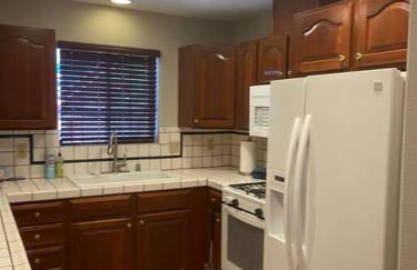 YoBee! Park Reservation Included! Heart of Yosemite - Homey Studios and Breakfast - Foto 67