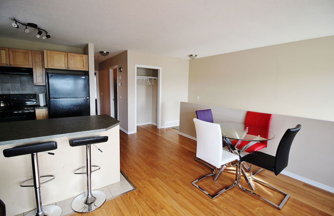 Executive Private Suites near Calgary - Photo 9