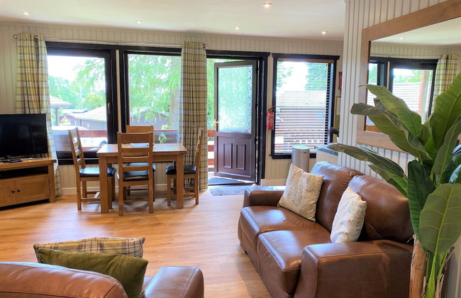 Birch 18 With Hot Tub, Newton Stewart - Photo 17