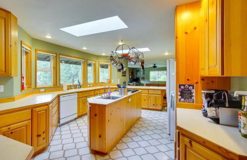 Hot Tub, 4 Mi to Wallace Falls Riverfront Retreat - Photo 9