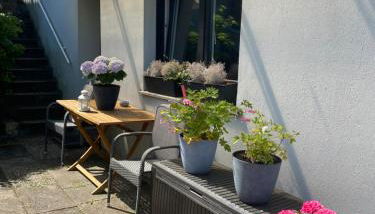 Schöne Ferienwohnung mit Terrasse, nur 2 Minuten zur Autobahn - Foto 5