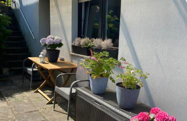 Schöne Ferienwohnung mit Terrasse, nur 2 Minuten zur Autobahn - Foto 5