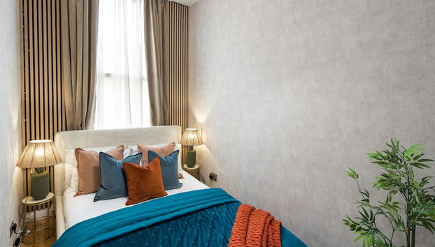 Charming 1-bed Apartment in London - Photo 2, Room