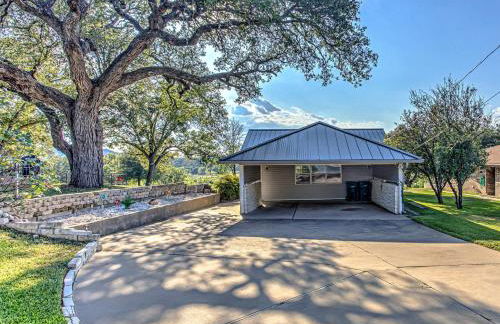 Waterfront 3BR Retreat - Pool & Hot Tub - Foto 8