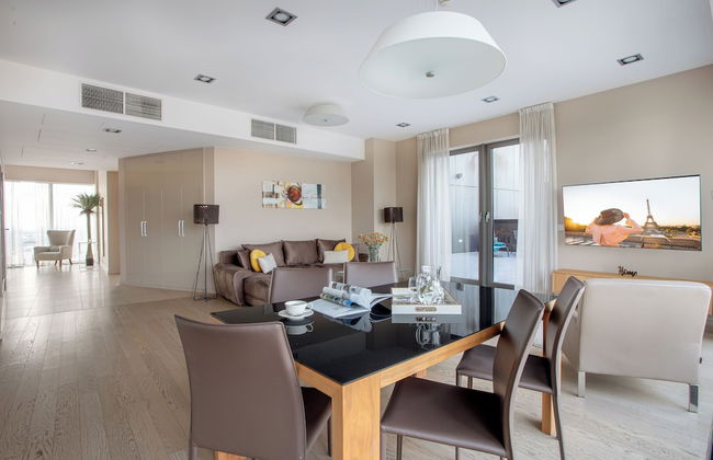 Sky Tower Apartments - Photo 70