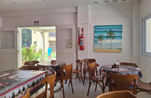 Apto 2 ambientes 1 quarto e a sala Cond Reserva do Sahy - Foto 69