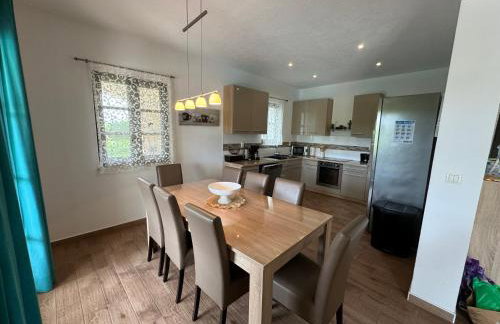 Villa Cecilia - 4 bedrooms, 4 bathrooms, inside heated pool, gym - Photo 11