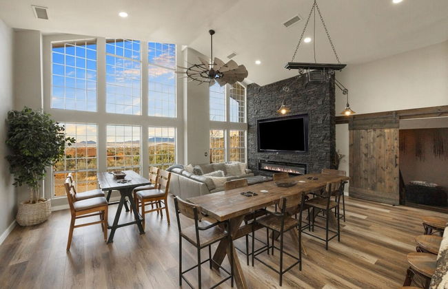 New Luxury Prescott Lynx B B 4k ft2 Sleeps 22 - Photo 41