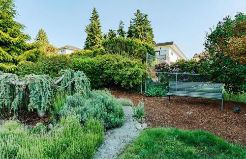 1400sf Cozy Retreat with Sound View, Garden & Privacy - Foto 38