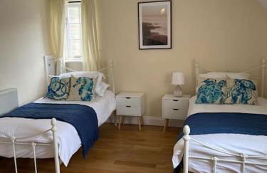 Large coastal cottage, private indoor pool, hut tub, sauna and steam pod - Photo 23