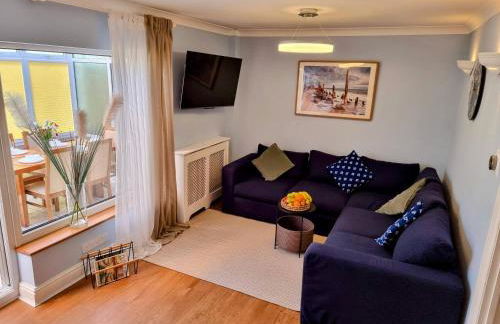 28 ExcellentStays - Heathrow - 5 Bedroom House - Foto 1