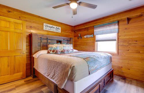 Boat Dock Pet-Friendly Douglas Lake Getaway! - Foto 12