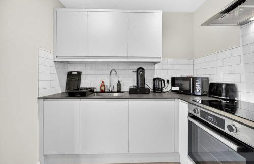 Stunning 2BR Apartment Cardiff Bay with Balcony - Foto 5