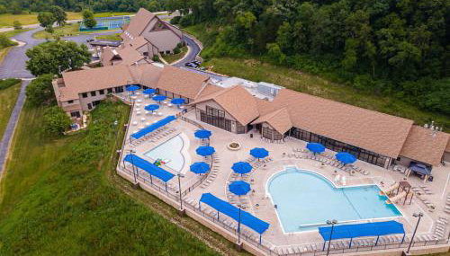 Galena Spring Escape - Hot Tub & Cozy Nights - Foto 5