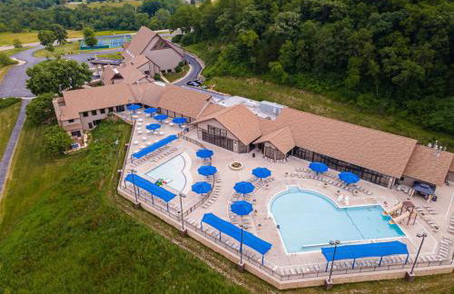 Galena Spring Escape - Hot Tub & Cozy Nights - Foto 5