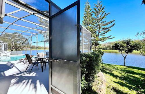 Lovely Lakeside 4-Bed Pool Home at Villa Sol-3125 - Foto 34