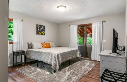 Lakeside Getaway includes Hot Tub pet friendly - Foto 58