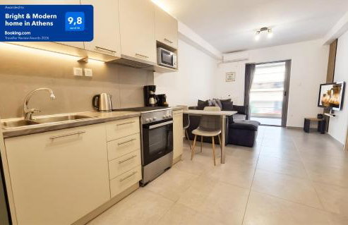 Bright & Modern home in Athens - Photo 1