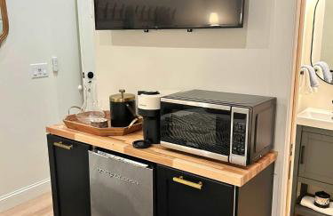 Stylish King Suite-FP-Hot Tub-Walk to All In OT - Photo 9