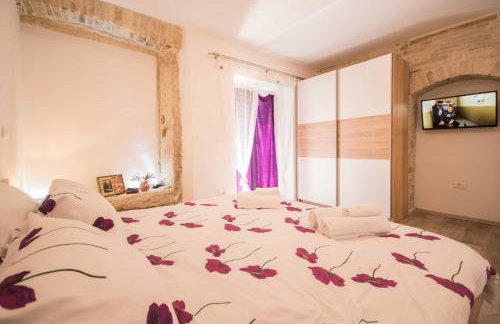 Villa Milena, a Rustic Summer Haven with Pool, Pets Welcome! - Foto 2