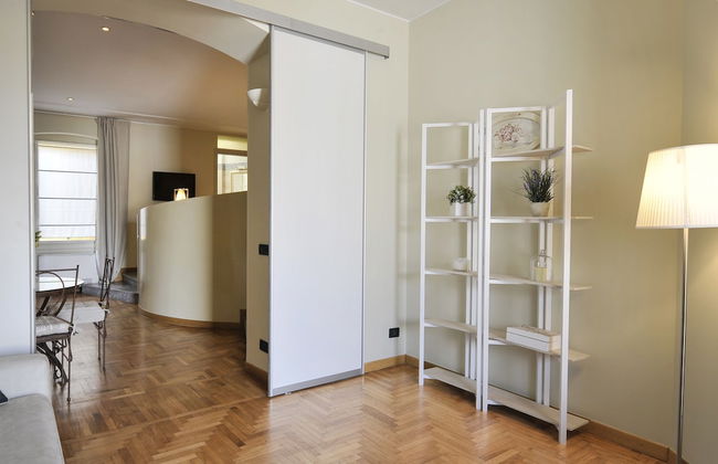 At Home Heart of Milan - Design Duomo Apartment - Photo 24