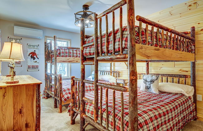 Top Notch Lodge by Avantstay Hot Tub, Game Room, Community Pool, Deck - Foto 4