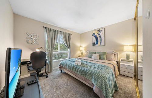 Entire Private Home with 2 Bedrooms 1 Bathroom, King Bed, Pool, Hot Tub, 2 Parking in Mira Mesa Available Now - Photo 6