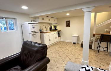 Elegant Garden Suite Minutes Walk to Union Market and NoMa Metro - Foto 7