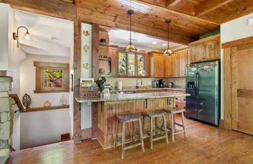 HOT TUB & PET-FRIENDLY Cabin in Cheshire Village - Foto 12