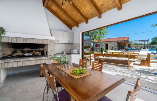 Promina luxury villa with 72sqm Heated Pool, Jacuzzi, Infrared Sauna, Tennis court, Media room - Foto 46