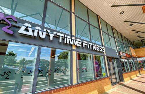 Lowndes House - Close to City Centre - Garden, Free Parking and Smart TV by Yoko Property - Foto 22