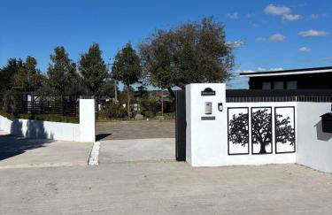 Little Woodlands Chalet with Private Garden & Hot Tub - Foto 56