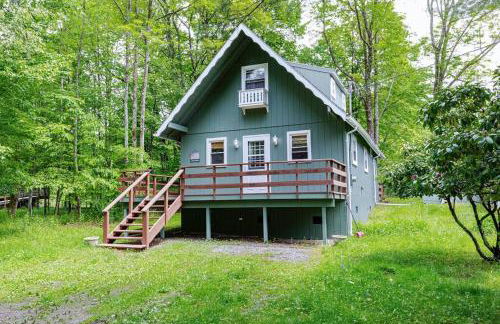 Lakefront with Lots of Light and Private Dock Access - Foto 14