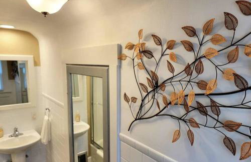 Beautiful Craftsman Style Home w/ Fenced Yard - Foto 24