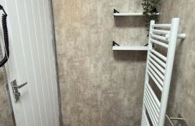 Newcastle CITY APT5,FREE STREET PARKING,4 BEDROOM HOUSE WITH 2 FULL BATHROOM AND KITCHEN,ALL ROOMS WITH TVs,7 BEDS,NETFLIX - Photo 19