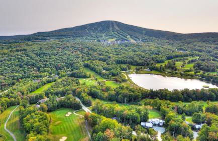 Stratton Mountain Condo with a Hot Tub! Sleeps 12! - Photo 53